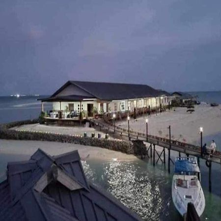 Santiri Island Resort Semporna Exteriör bild