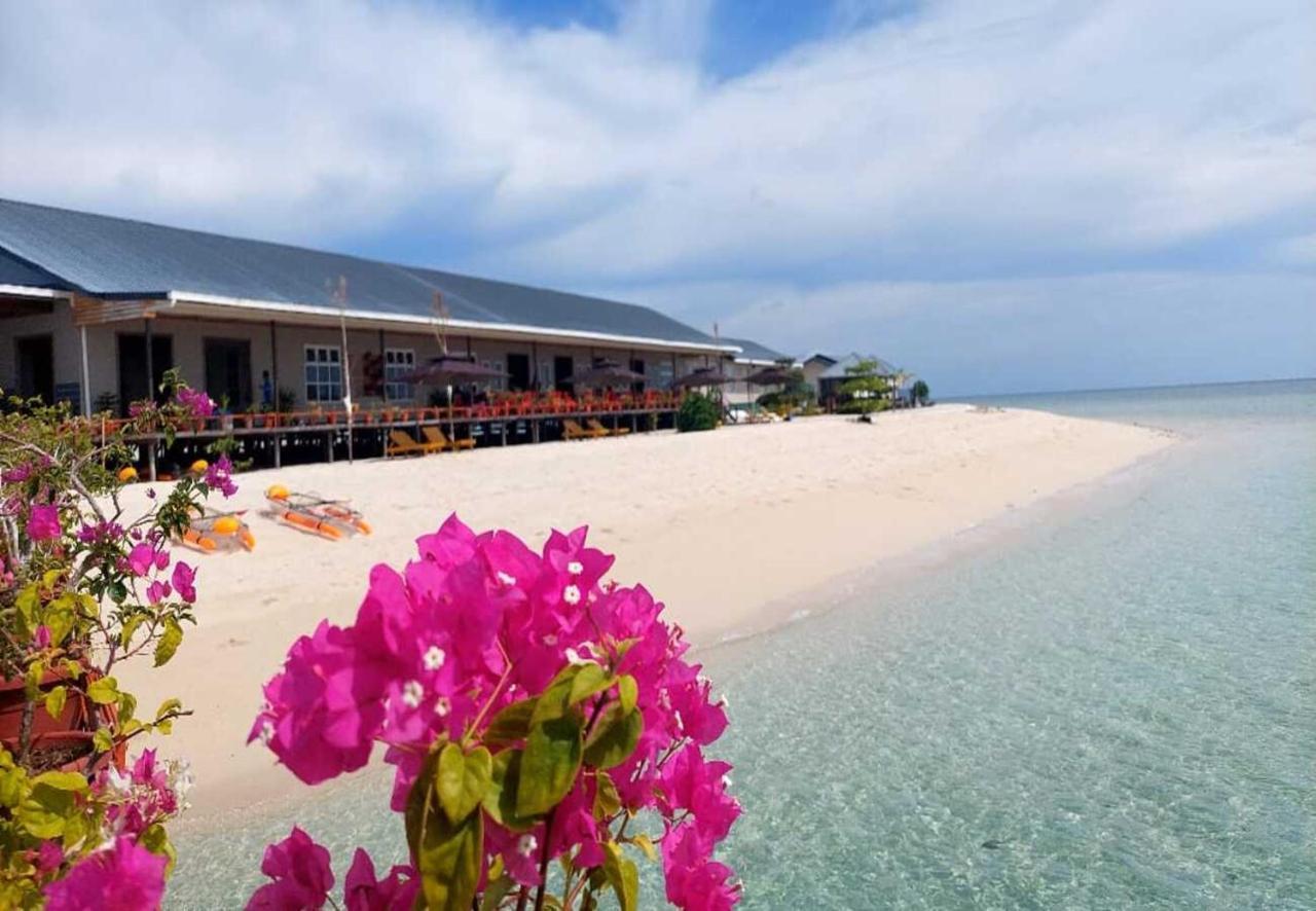 Santiri Island Resort Semporna Exteriör bild